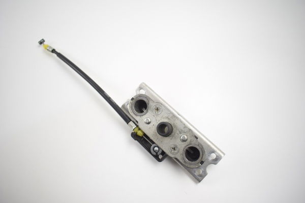 Trava Banco Gsx-r Srad 1000 11-16 Original