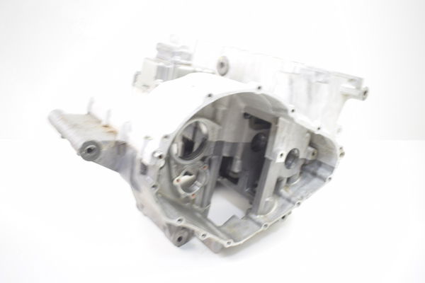 Bloco Carcaça Motor (par) Suzuki Srad 750 11-14 Nfe Baixa