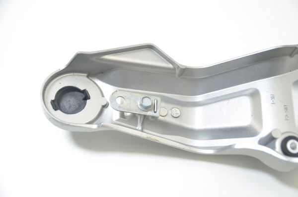 Acabamento Suporte Motor Direito Yamaha Mt07 Mt 07 Mt-07