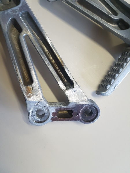 Suporte C/pedaleira Bacalhau Carona Zx 12r 00a06 Soldado