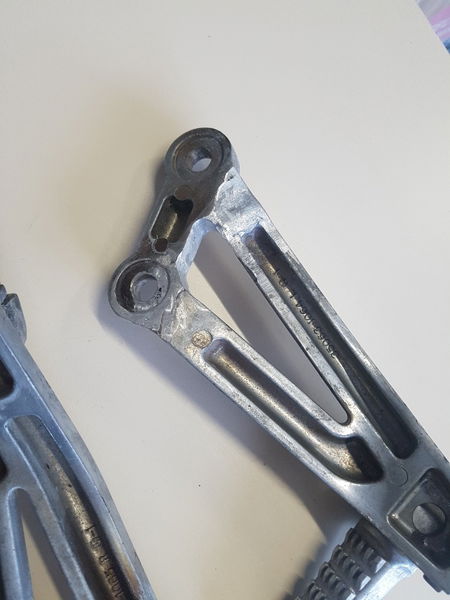 Suporte C/pedaleira Bacalhau Carona Zx 12r 00a06 Soldado