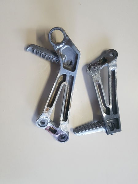 Suporte C/pedaleira Bacalhau Carona Zx 12r 00a06 Soldado