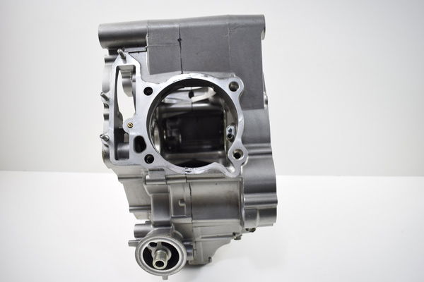 Bloco Carcaça Motor Suzuki V-strom Dl 1000 14-19 Nfe (par)