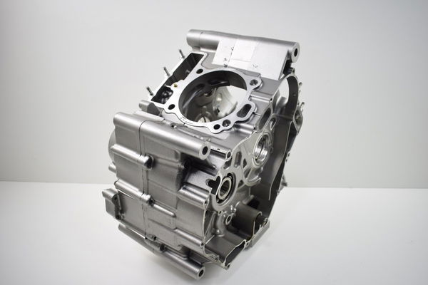 Bloco Carcaça Motor Suzuki V-strom Dl 1000 14-19 Nfe (par)