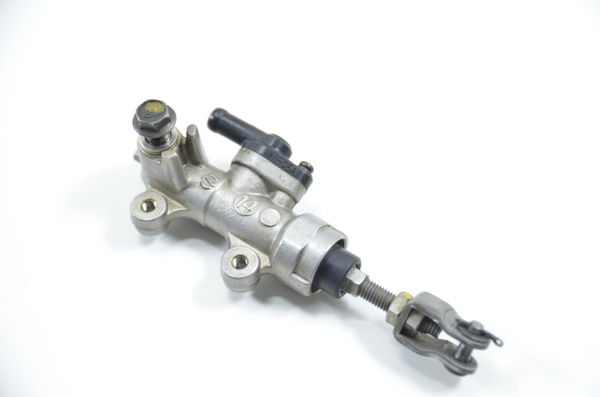 Cilindro Freio Traseiro Suzuki Gsx-r Srad 750 05-06 Original