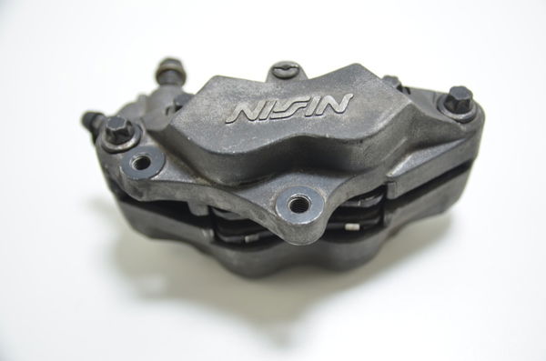 Pinça Freio Dianteiro Esquerdo Honda Cbr 900rr 900 Rr 1996 