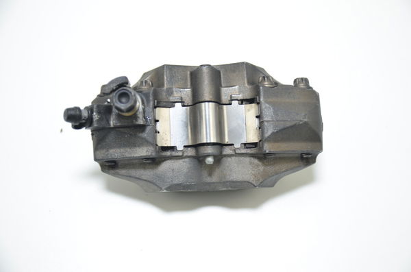 Pinça Freio Dianteiro Direito Honda Cbr 900rr 900 Rr 1996 