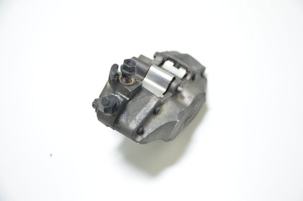 Pinça Freio Dianteiro Direito Honda Cbr 900rr 900 Rr 1996 