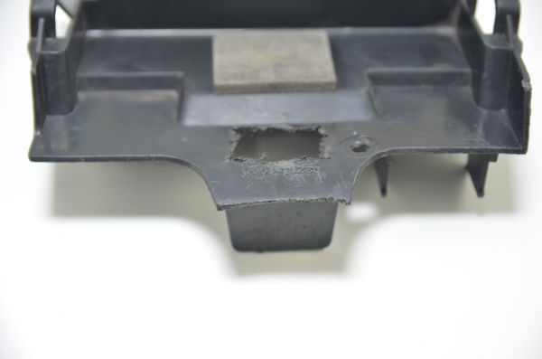 Tampa Caixa Bateria Suzuki Burgman 650 07 C/avaria Usado 