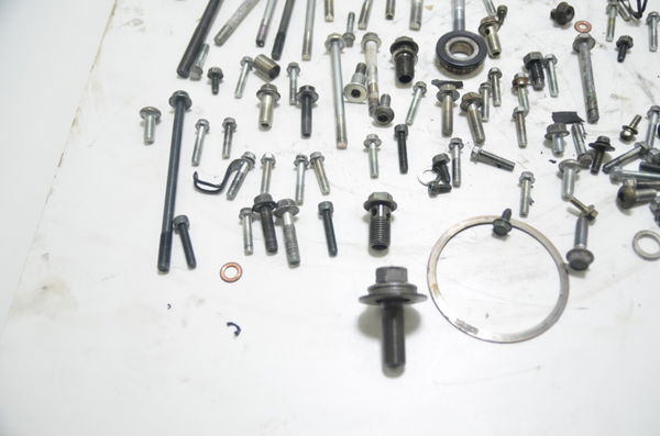 Parafusos Do Motor Suzuki Burgman 650 2007 Usado Original
