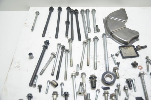 Parafusos Do Motor Suzuki Burgman 650 2007 Usado Original