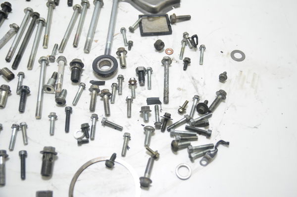 Parafusos Do Motor Suzuki Burgman 650 2007 Usado Original