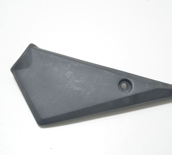 Acabamento Frontal Esq  Suzuki Bandit 1200 Carburada 99-06