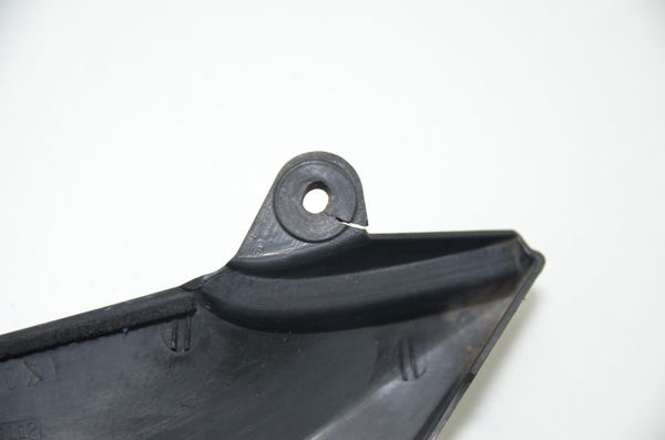 Acabamento Lateral Dir C/avaria Yamaha Yzf R1 04-06 Original