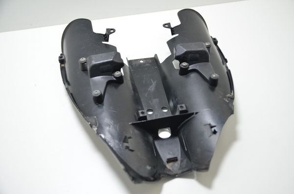 Acabamento Infe Rabeta C/avaria Yamaha Yzf R1 04-06 Original