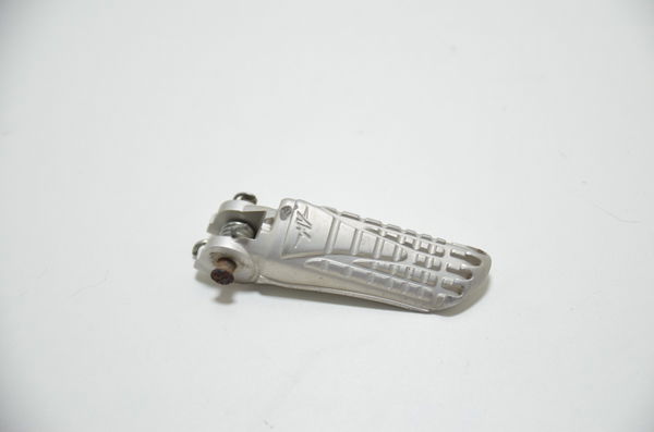 Pedaleira Dianteira Direita C/avaria Mv Agusta F4 2015 Orig