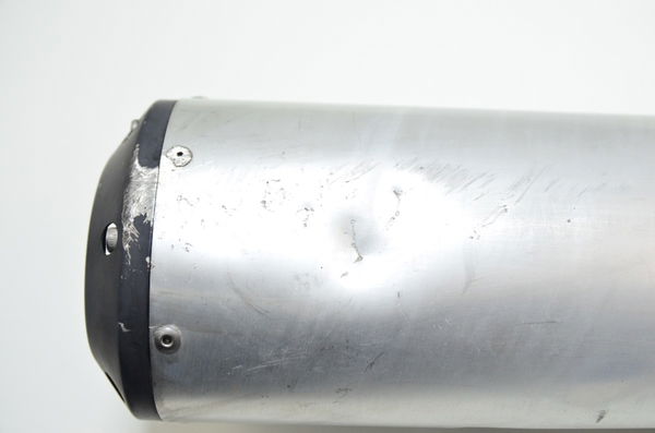 Capa Escape Esquerdo C/ Detalhes Dl 1000 V Strom 03-05 Orig