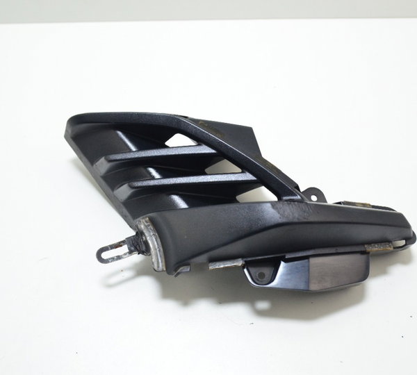 Acabamento Lateral Esq C/ Avaria Dl 1000 V Strom 03-05 Orig Preto