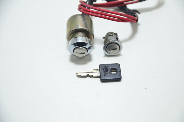 Chave Ignição Trava Guidão Harley Sportster 883 2011 Orig