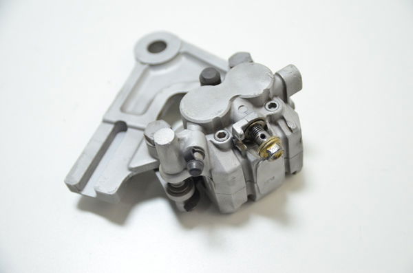 Pinça Freio Traseir Suporte Yamaha Xtz 750 Super Tenere Orig