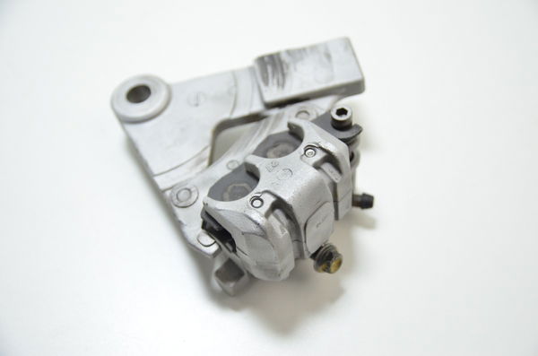 Pinça Freio Traseir Suporte Yamaha Xtz 750 Super Tenere Orig