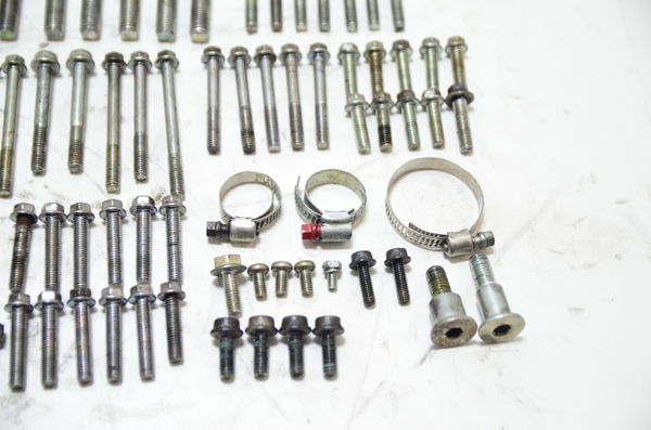 Kit Parafusos Motor Suzuki Gsr 750 Gsr750 14-16 Original