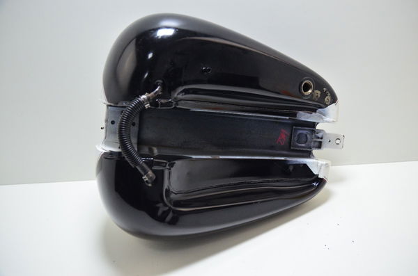 Tanque C/ Detalhes Harley Softail Deluxe 1450 2005