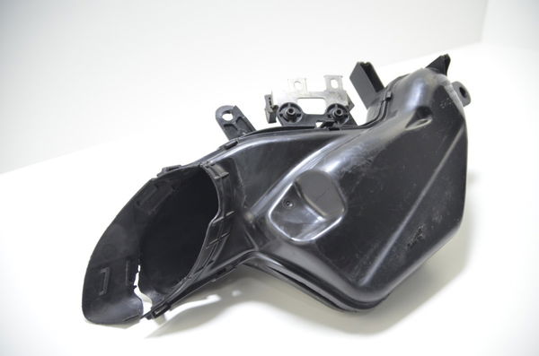 Duto Ar Esquerdo C/avaria Suzuki Gsx-r Hayabusa 1300 08-19