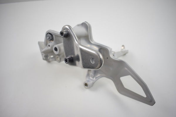 Bacalhau Dianteiro Esquer. C/pedaleira Bmw F 800r F800 14/18
