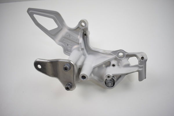 Bacalhau Dianteiro Esquer. C/pedaleira Bmw F 800r F800 14/18