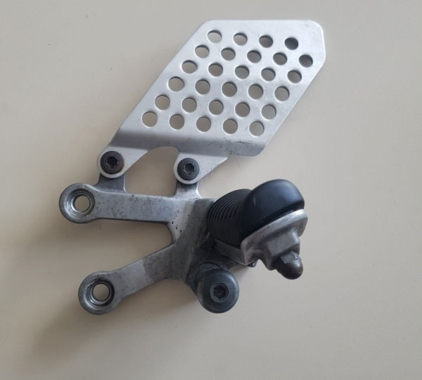 Bacalhau Esquerdo C/ Pedaleira Zx 12r 00a06 Ninja Kawasaki