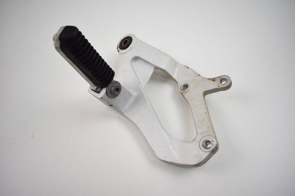 Bacalhau Traseiro Direito C/pedaleira Gsx-r 1100 W Original