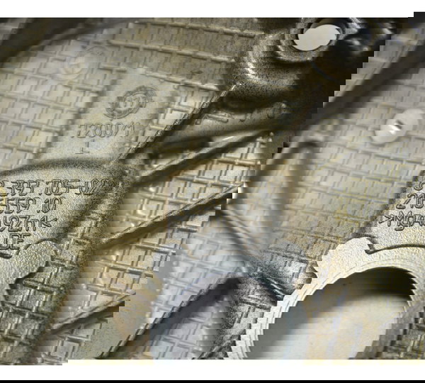 Tampa Cabeçote Esq C/ Risco Bmw R1250 R 1250 Adv 19-24 Orig