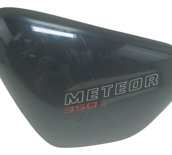 Tampa Lateral Esq C/ Det Royal Enfield Meteor 350 21-24 Orig