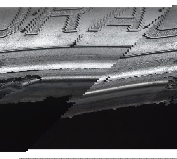 Pneu Metzeler Tourance 150/70-17 C/ Detalhes