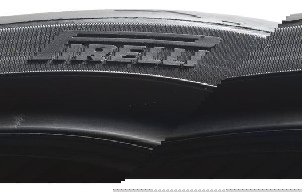 Pneu Pirelli Diablo Rosso Ill 240/45-17 C/ Detalhes