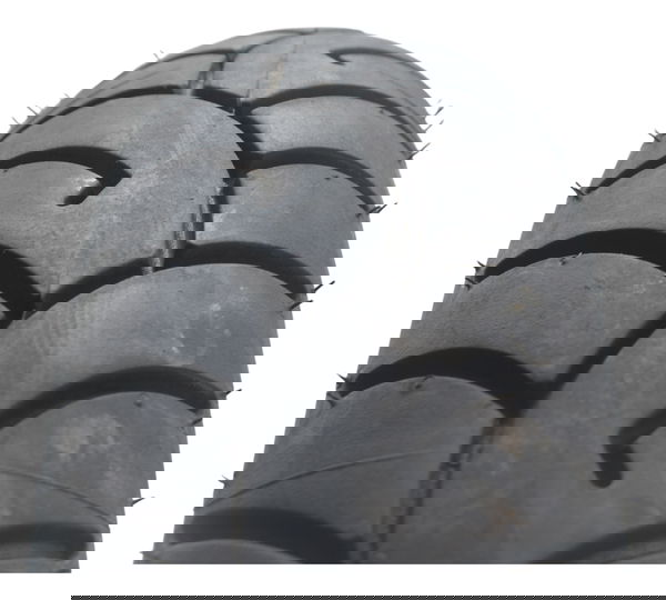 Pneu C/ Detalhes Rinaldi High Born 100/90-10