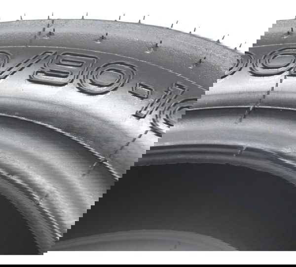 Pneu C/ Detalhes Rinaldi High Born 100/90-10