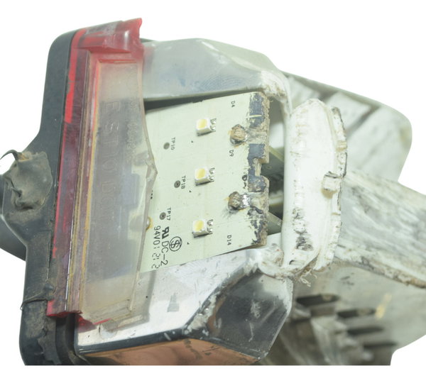 Lanterna Traseira C/ Avaria Triumph Tiger 800 13-14 Original Ambos Lados