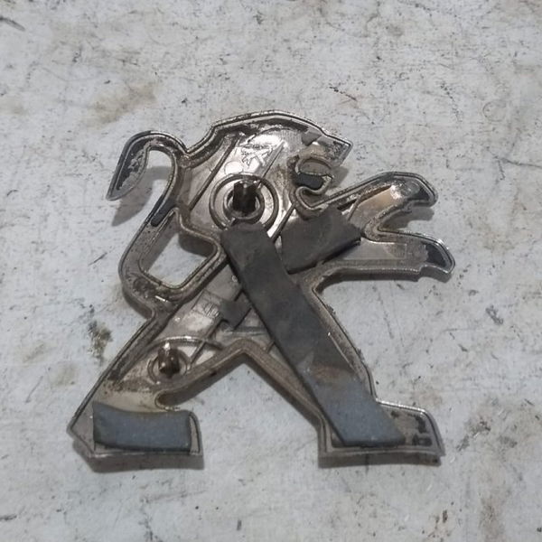 Emblema Porta Mala Peugeot 208 2014