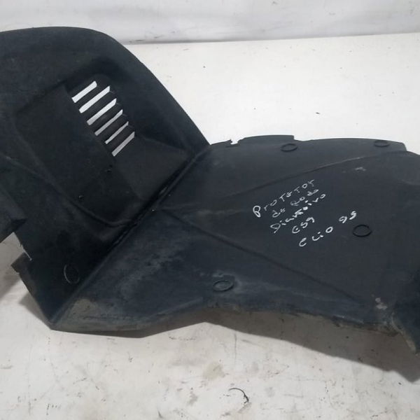 Protetor Roda Dianteira Esquerda Clio 1999