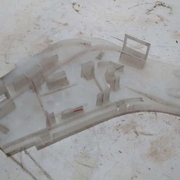 Acabamento Carpe Esquerdo  Renault Clio 2007