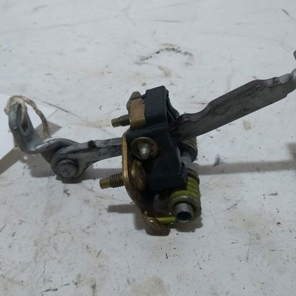 Limitador Porta Dianteira Esquerda Renault Clio 2007