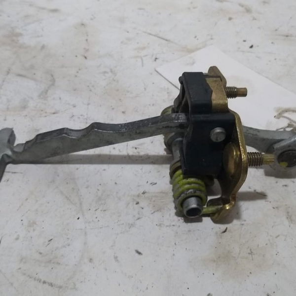 Limitador Porta Traseira Esquerda Renault Clio 2007