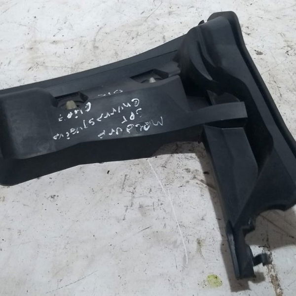 Moldura Suporte Churrasqueira Lado Direito Renault Clio 2007