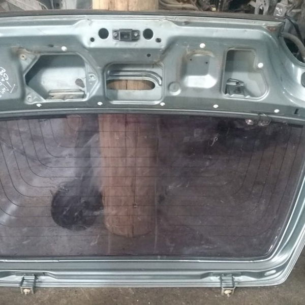 Tampa Capo Porta Mala Renault Clio 1999