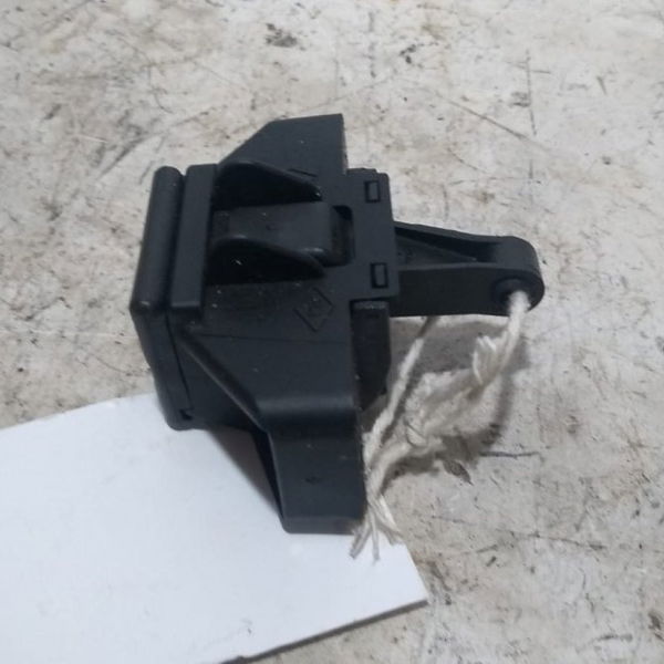 Trinco Capo Traseiro Renault Sandero 2012