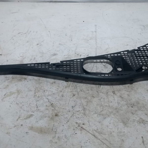 Grade Churrasqueira Lado Direito Renault Sandero 2014