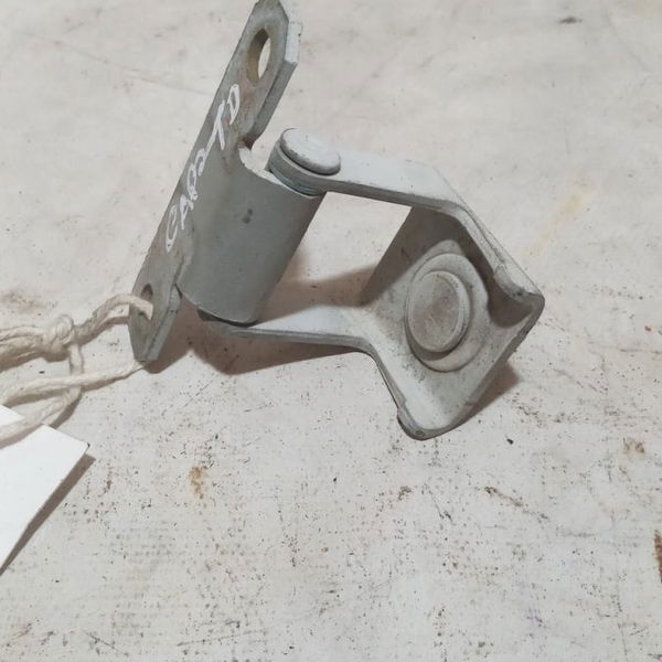 Dobradiça Direita Tampa Porta-malas Sandero 2014