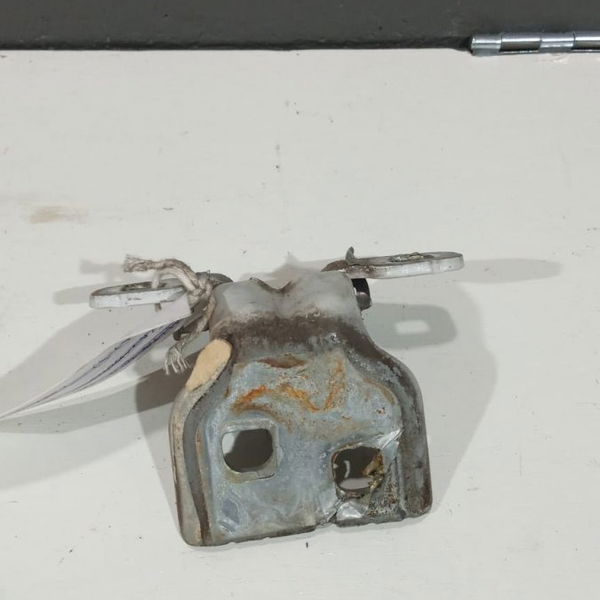 Dobradiça De Porta Dianteira Direita Sandero 2014